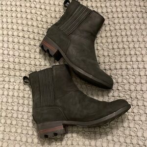 Sorel womens all weather boots 7.5 black Chelsea